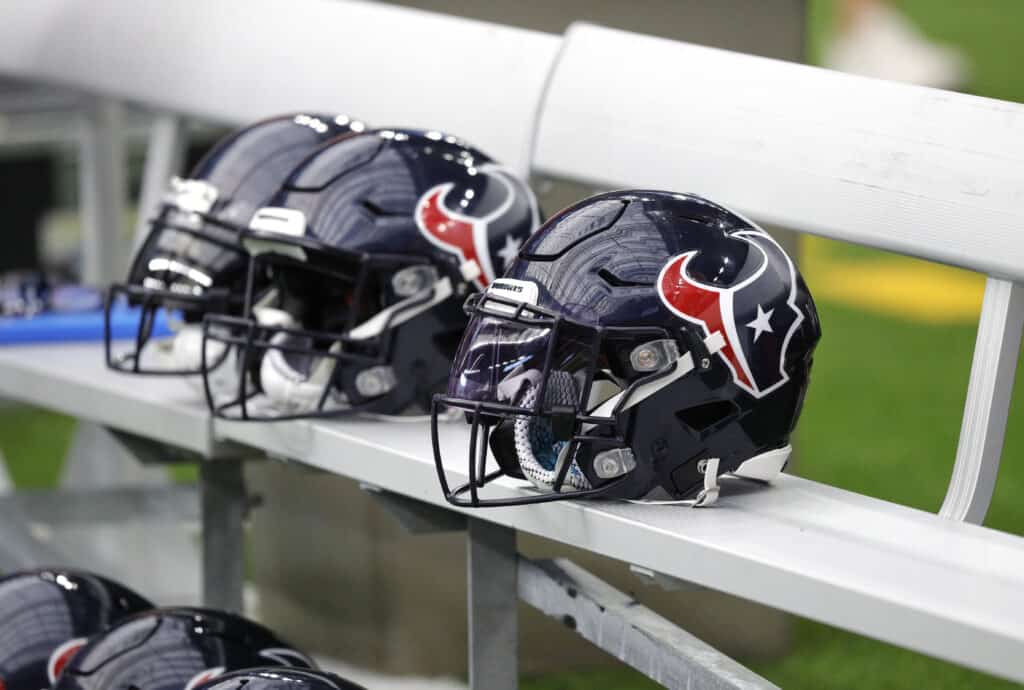 Texans Pull Off Surprise Move by Re-Signing Veteran Defender—What This Means for Their Season