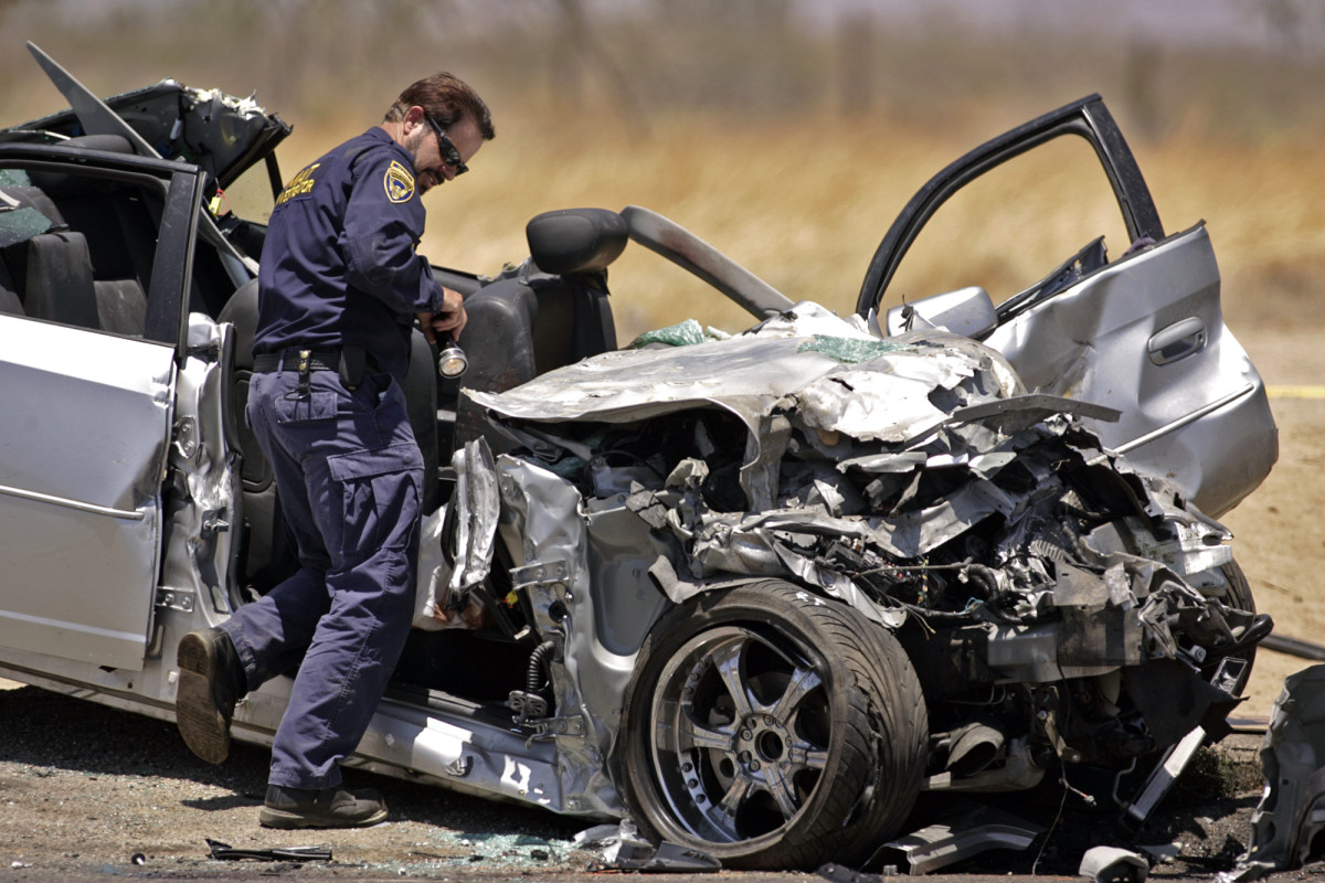 Tragic Crash Claims Rising College Football Star—What Really Happened That Night?