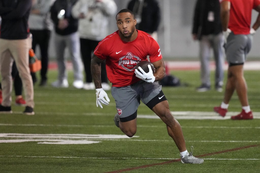 TreVeyon Henderson’s Surprising Jersey Number Choice Has Fans Talking—What’s Behind the Decision?
