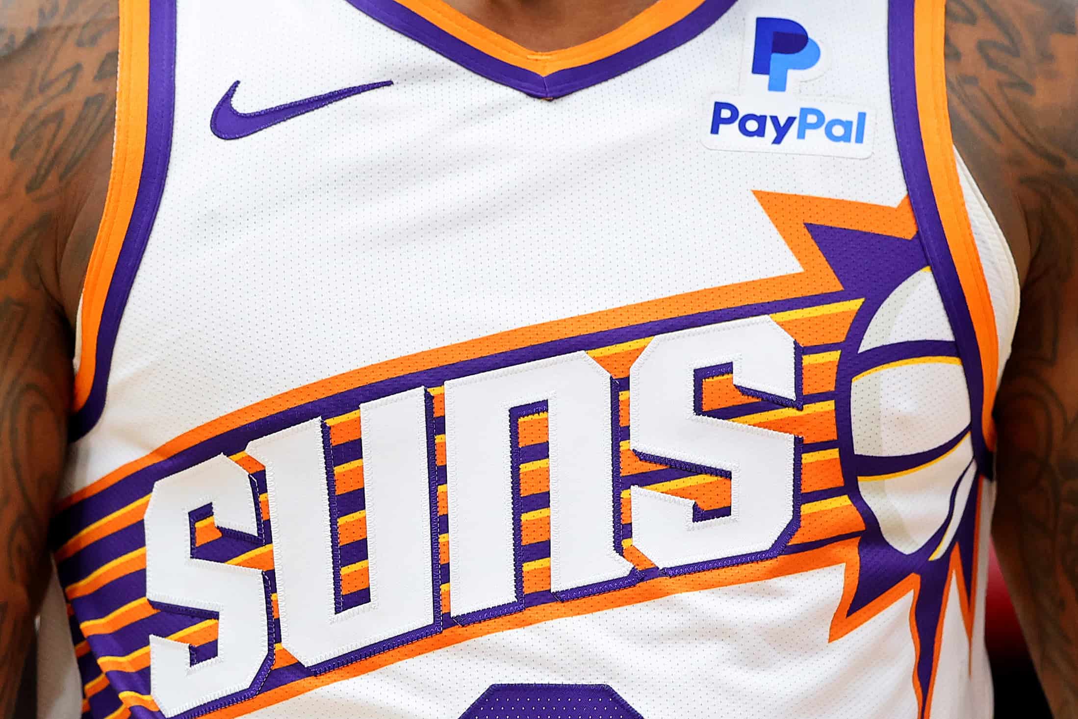 Why Did the Rockets Suddenly Abandon Their Pursuit of the Suns’ Biggest Star?