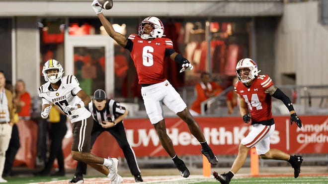 Big Ten Stands Firm Behind Wisconsin Amid Shocking Miami Tampering Allegations – What’s Really Going On?