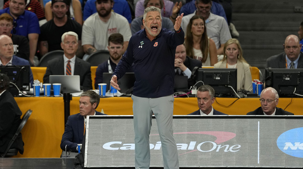 Bruce Pearl Sounds Alarm: College Basketball Faces a Crisis That Could Change Everything