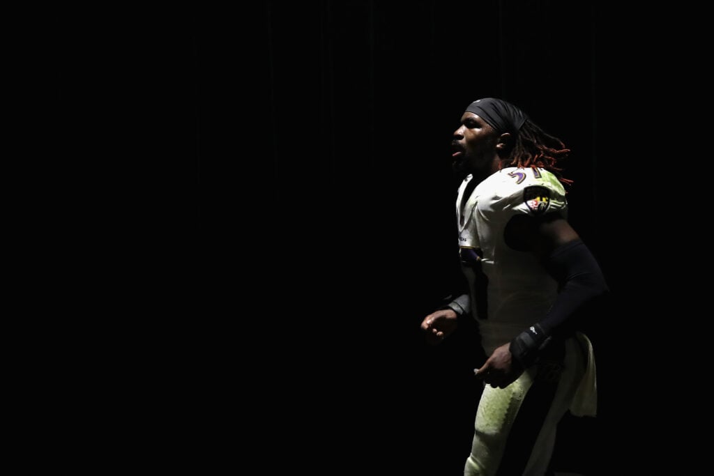 C.J. Mosley Shocks Fans with Unexpected Career Move – What’s Next for the Star?
