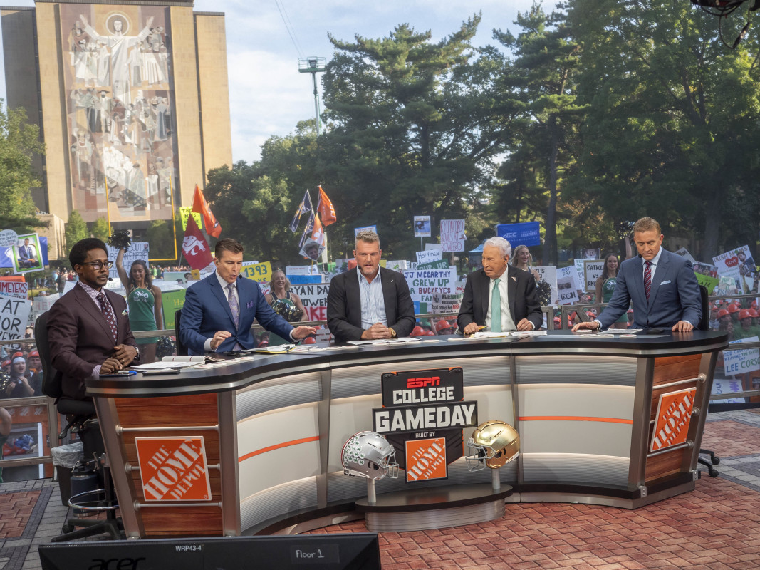College GameDay Controversy Ignites Fierce Fan Feud—Whose Side Are You On?