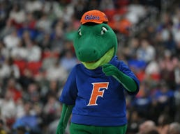 Dick Vitale’s Shocking Top 3 Pick for 2025-26 College Basketball Will Leave Fans Speechless — Is Florida Gators the Dark Horse?