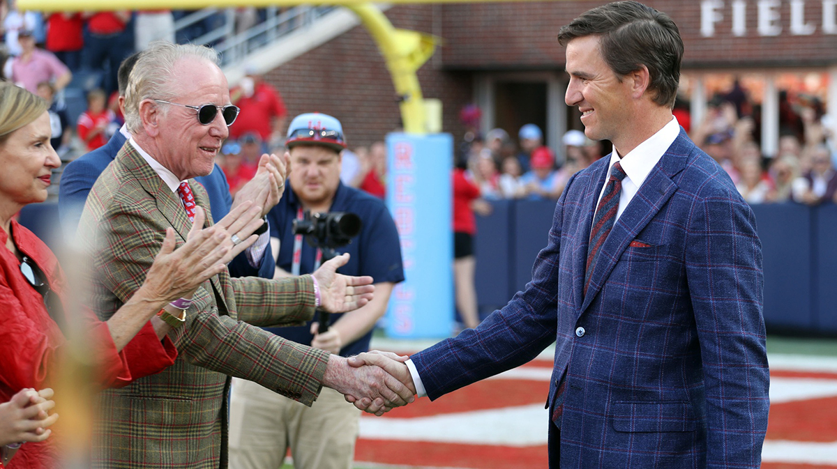Eli Manning Reunites with Ole Miss Icons Jaxson Dart and His Father—What Surprising Plans Are Brewing?