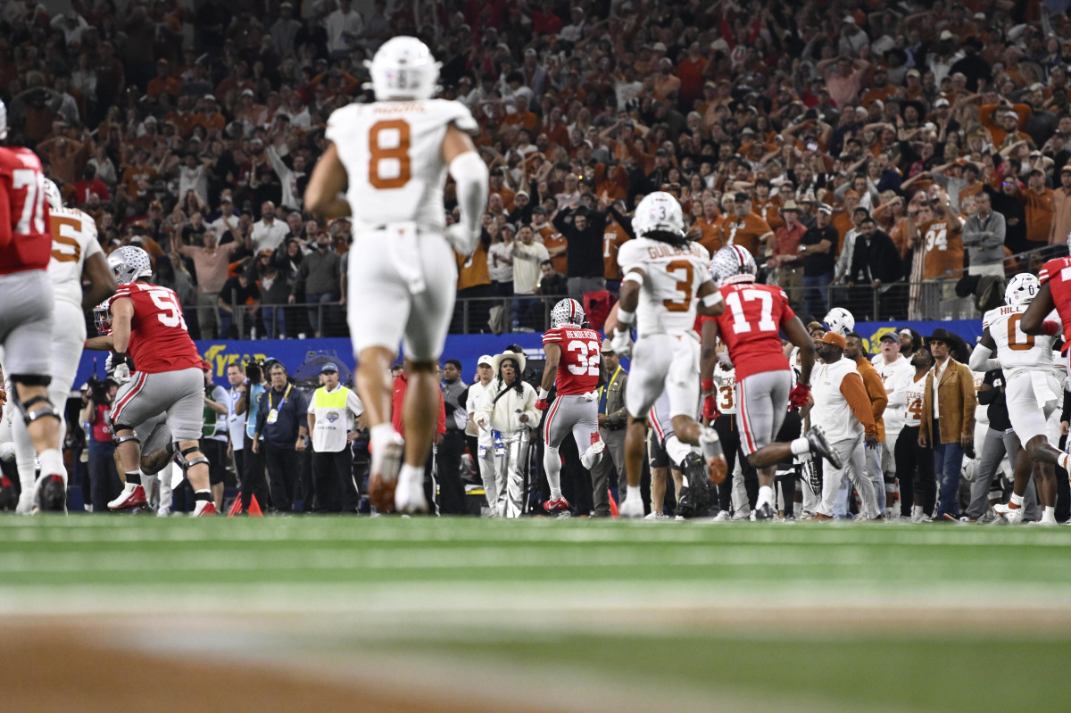 ESPN’s Shocking 2025 College Football Top 10: Who Made the Cut and Who Didn’t?