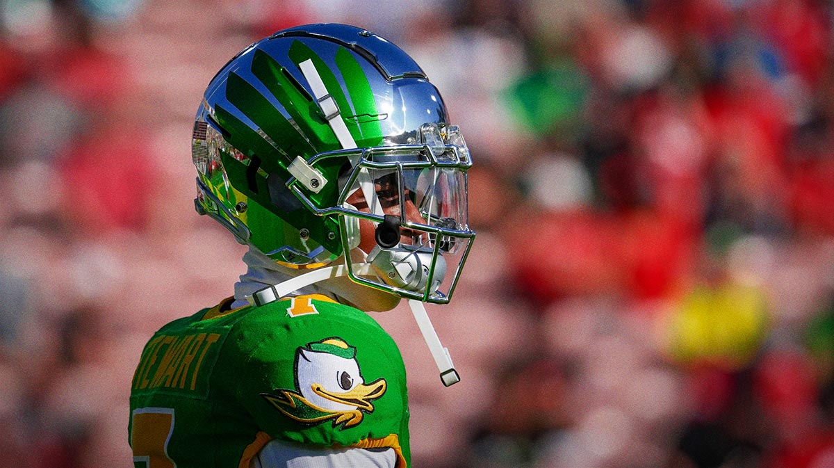 Oregon Football Star WR’s Injury Sparks Uncertainty Ahead of Crucial Games