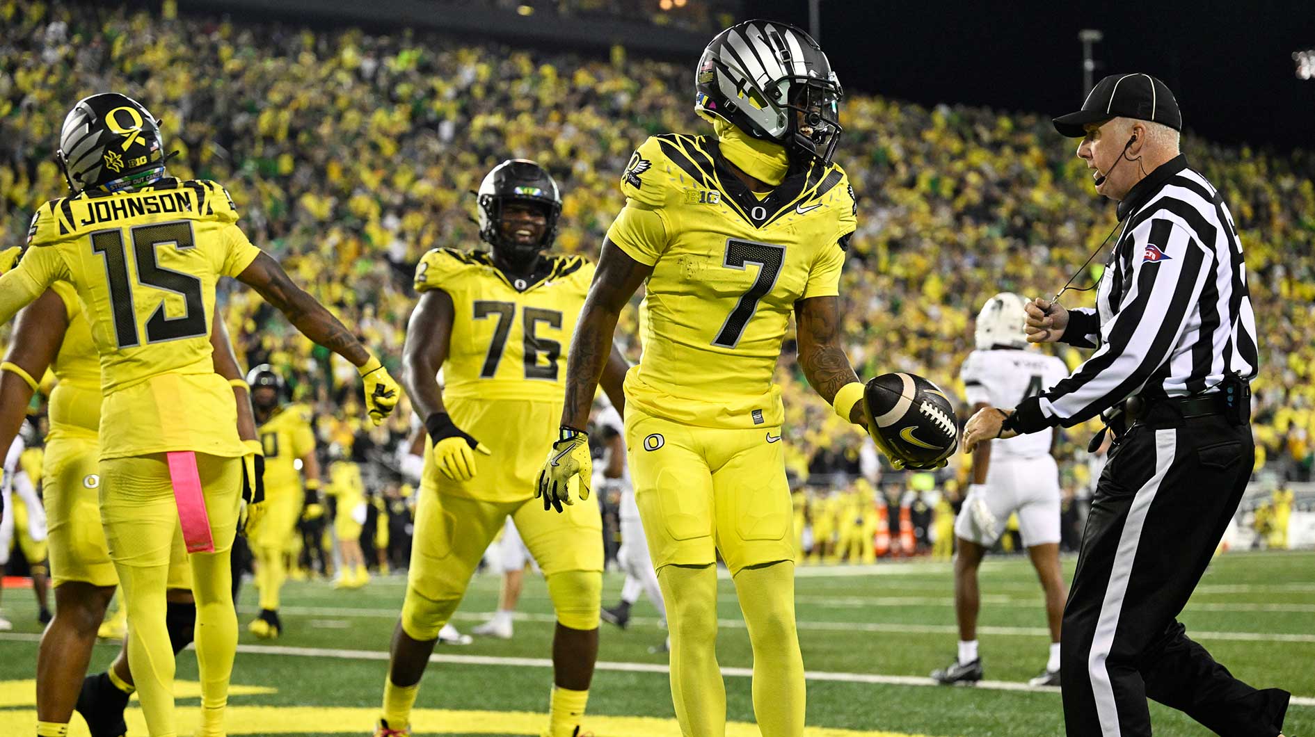 Oregon Football’s Evan Stewart Reveals Shocking Details on Injury and Recovery Timeline