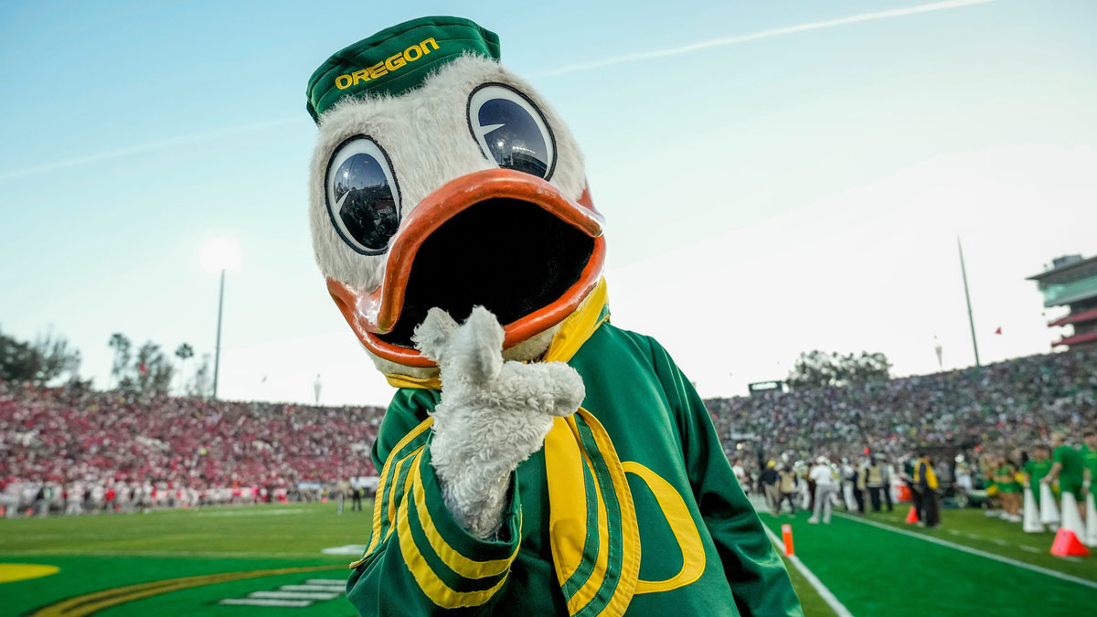 Oregon Shocks Rival Powerhouses with Surprise Commitment from Elite 4-Star Defensive Lineman