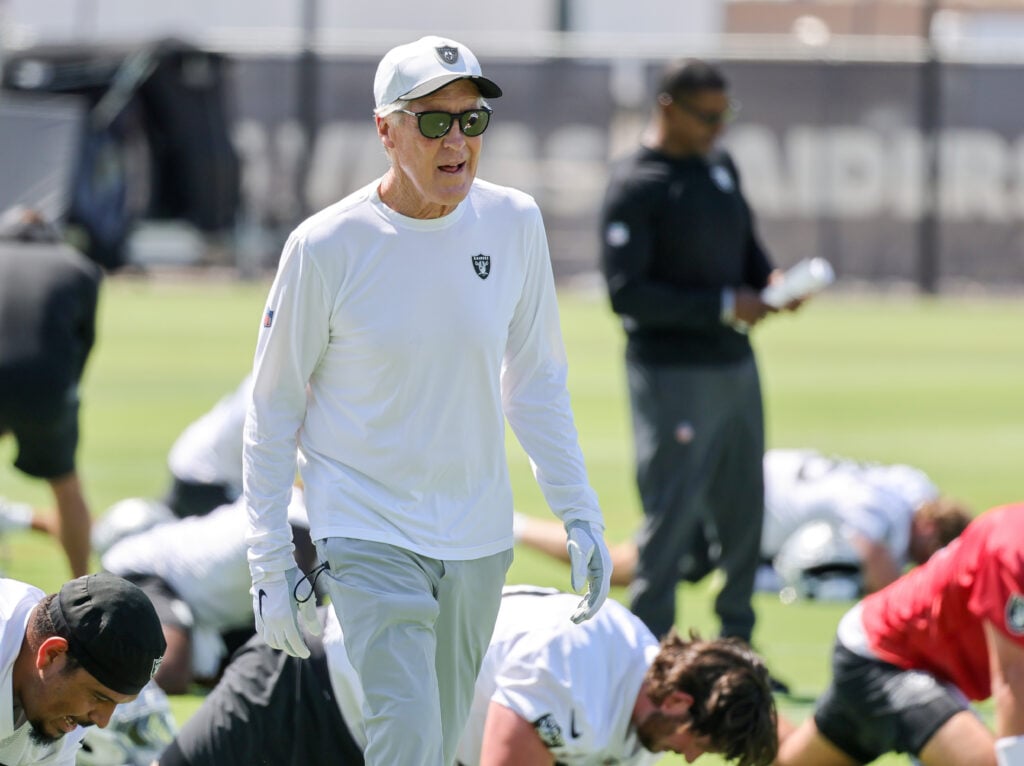 Pete Carroll Unveils Shocking Veteran QB Target Raiders Nearly Signed in Free Agency!