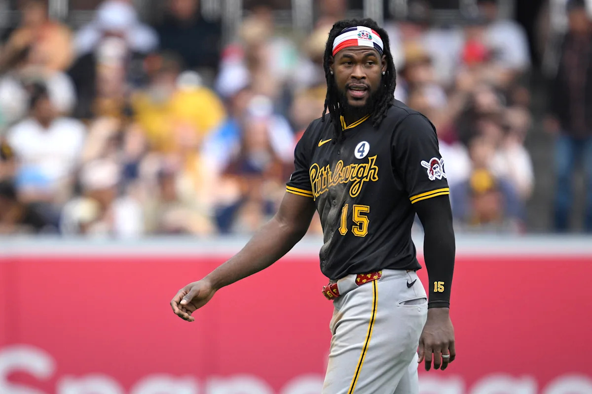 Pirates' Oneil Cruz’s Unbelievable Center Field Blunder Sends Run Scurrying – What Happened Next Will Shock You!