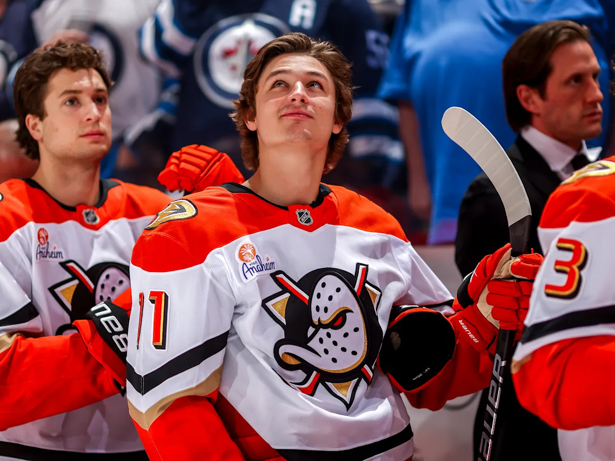 Shocking NHL Shakeup: Trevor Zegras Traded to Flyers in Blockbuster Deal with Ducks!