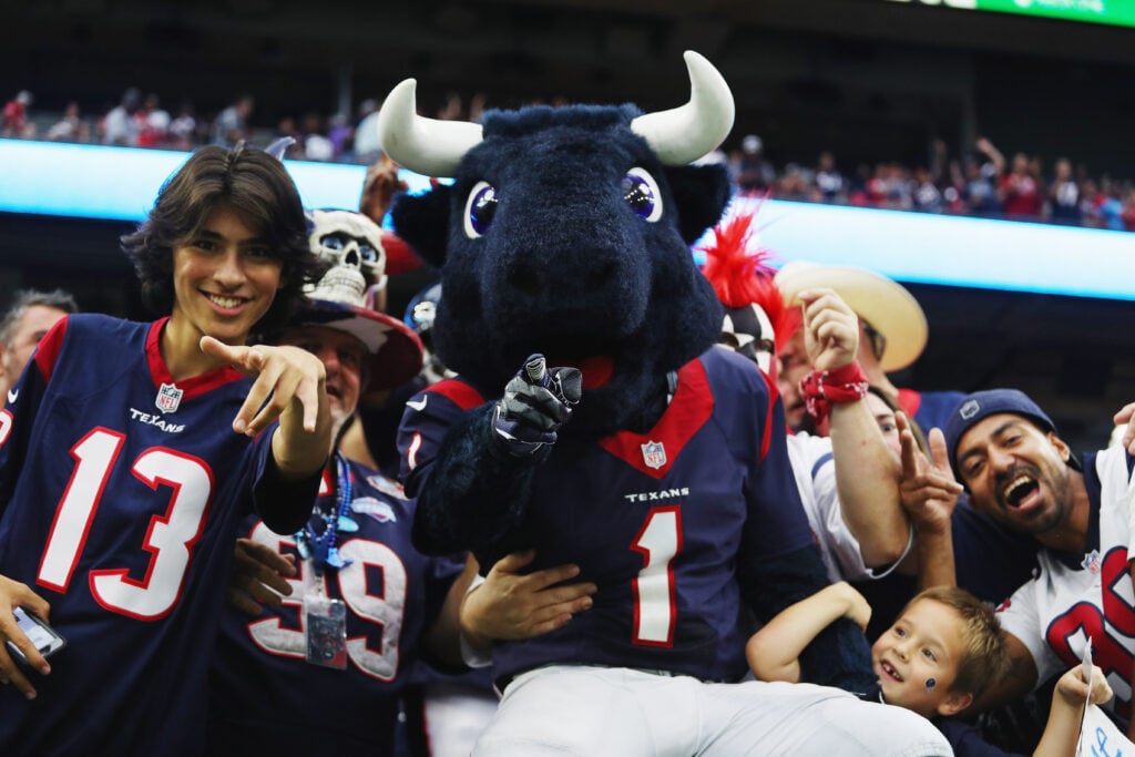 Texans’ Surprising Workout Moves: Former Patriots RB Lands Unexpected Tryout