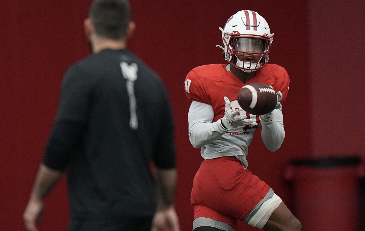 Tragic Loss Shakes College Football: Rising Star Running Back Dies at 20, Leaving Fans and Teammates in Shock