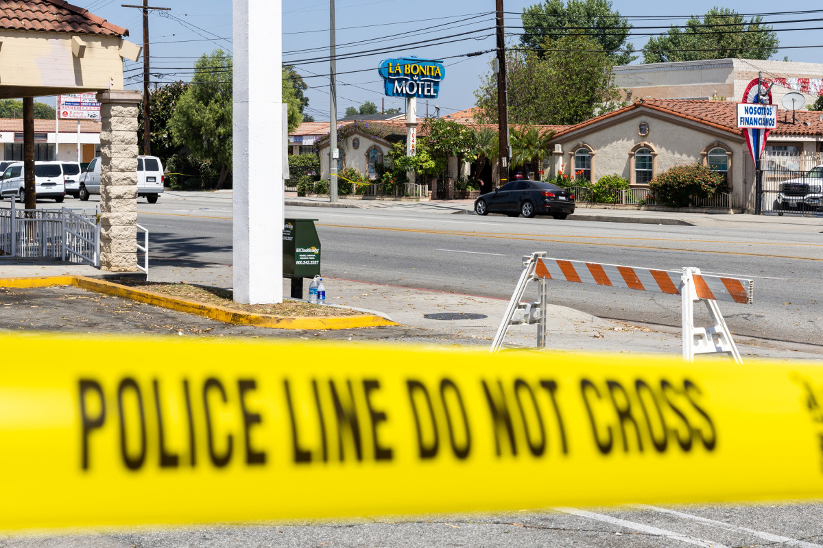 Tragic Mystery: Star College Football Player Discovered Lifeless on Sidewalk at 19—What Happened?