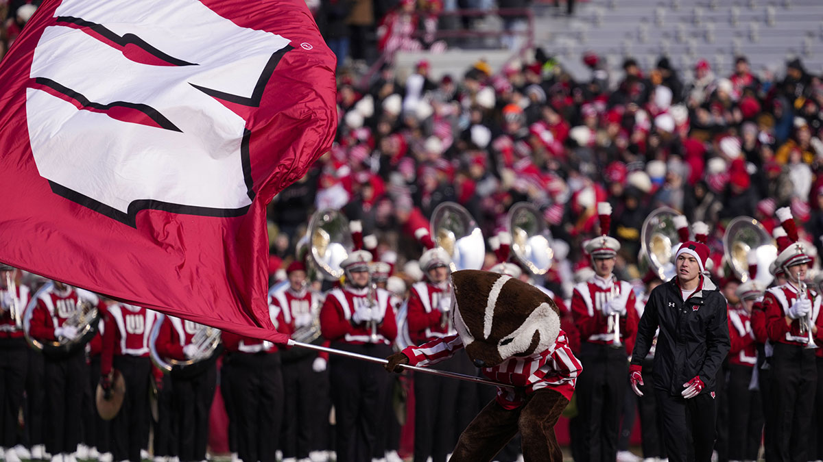 Wisconsin Speaks Out: Unseen Details Surface in RB’s Tragic Passing Statement
