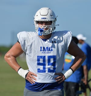 4-star DL Preston Carey’s Surprising Decision to Join Georgia Football Shakes Up Recruitment Landscape
