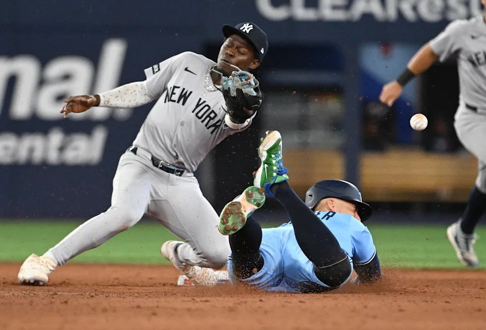 Aaron Boone Breaks Silence: What Really Went Wrong Behind Yankees’ Shocking 4-Error Collapse Against Blue Jays
