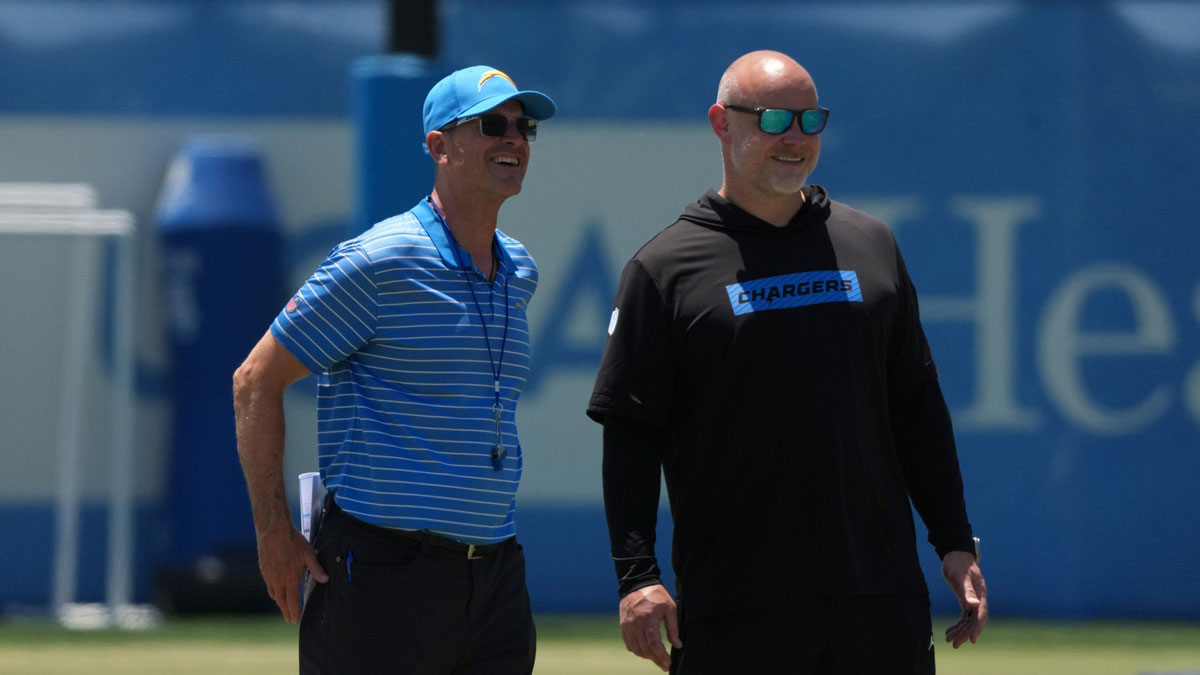 Chargers HC Jim Harbaugh’s Surprising Michigan Football Gift to Pope Francis Leaves Fans Stunned