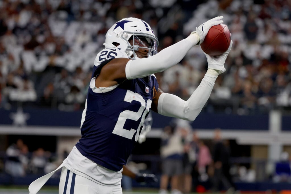 DaRon Bland's Mysterious 2-Word Message Sparks Speculation Before Training Camp