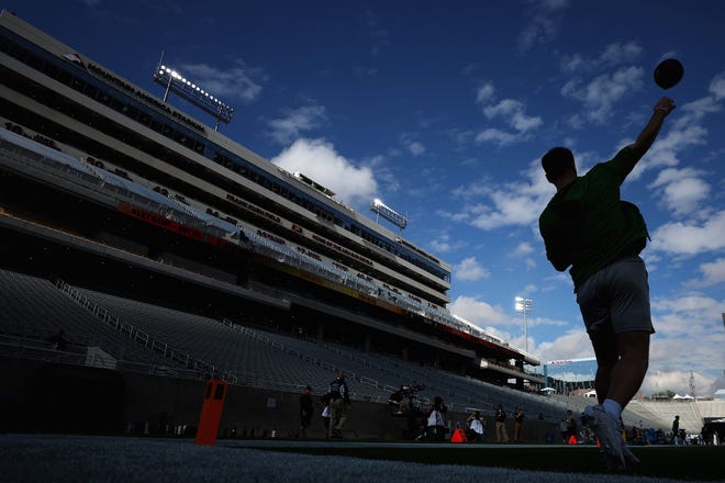 Inside the Oregon Ducks QB Room: Which Signal-Caller Will Rise as the 2025 Season Approaches?