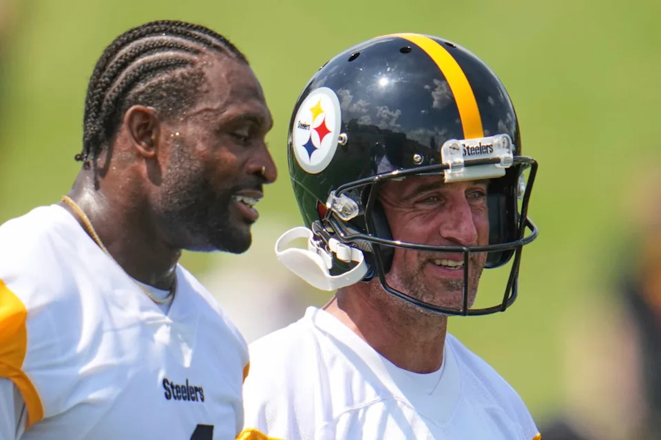 Inside the Unlikely Bond Growing Between Aaron Rodgers and DK Metcalf at Steelers Camp—What They’ve Discovered Will Surprise You