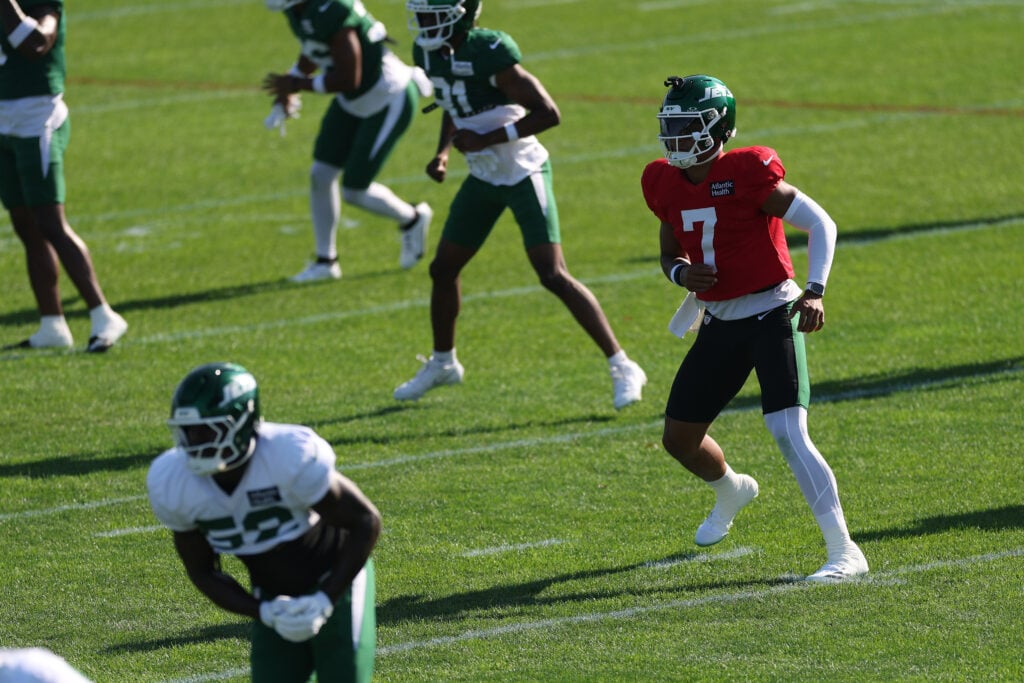 Justin Fields Drops Surprising Toe Injury Update—What It Means for His Season