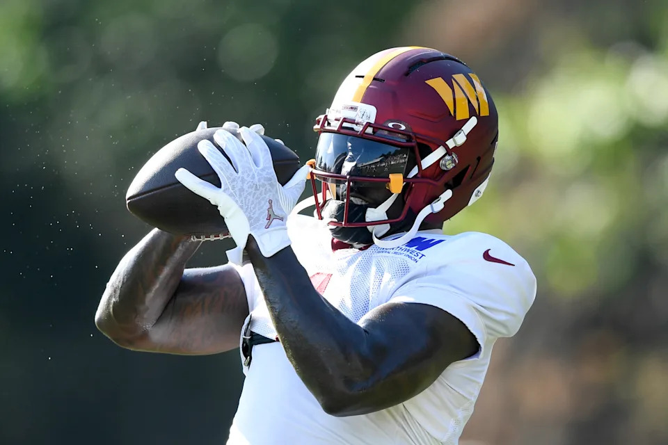 Kliff Kingsbury’s Commanders Unleash Relentless Attack on Deebo Samuel as Terry McLaurin’s Grip Tightens—What This Means for the Season