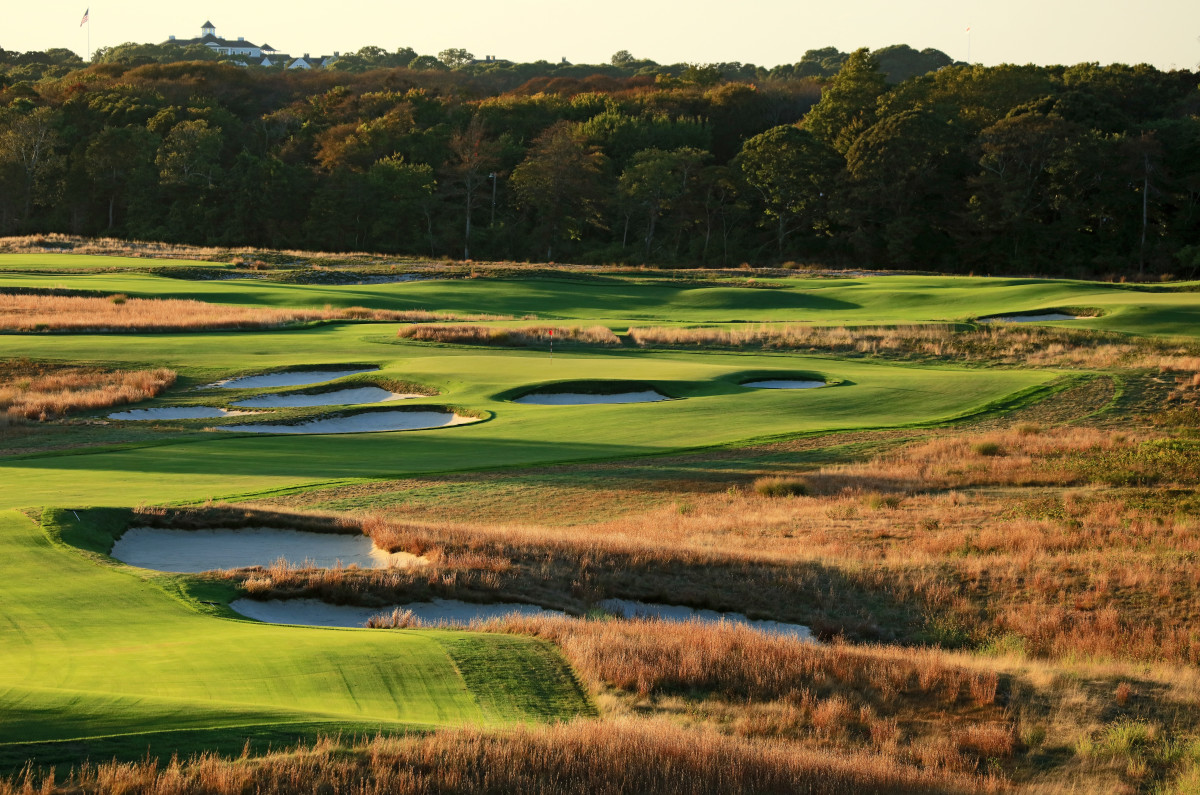 Scandal on the Green: College Football Coach's Golf Habits Spark Controversy and Raise Eyebrows