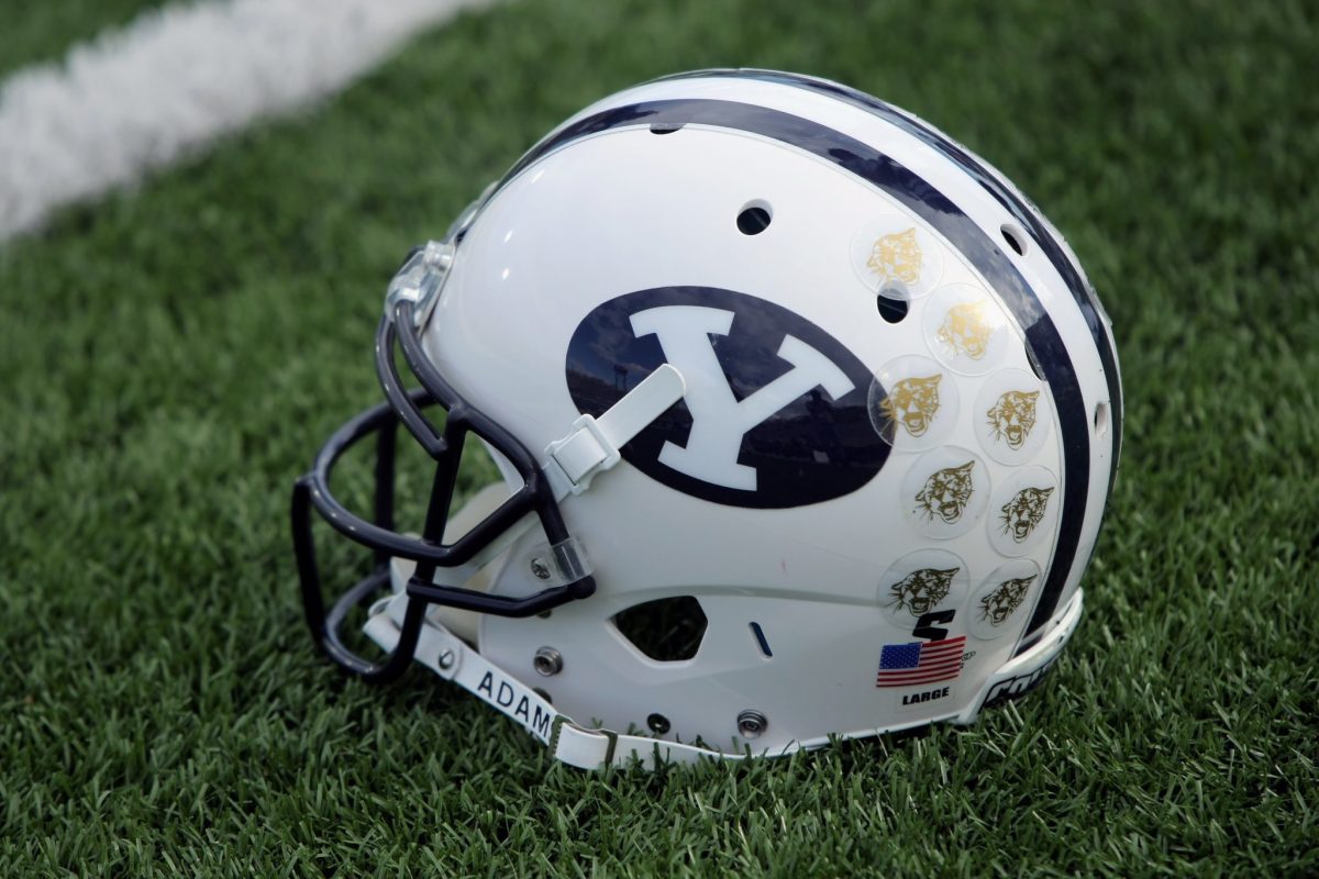 Star Quarterback’s Sudden Exit from College Raises Shocking Questions Ahead of Season Opener