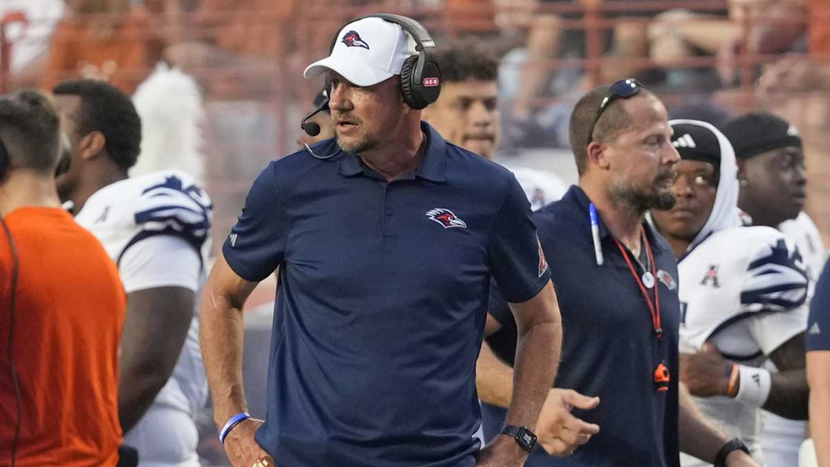 UTSA’s Jeff Traylor and Owen McCown Break Silence on Shocking Memphis Playbook Leak—What It Means for the Rivalry