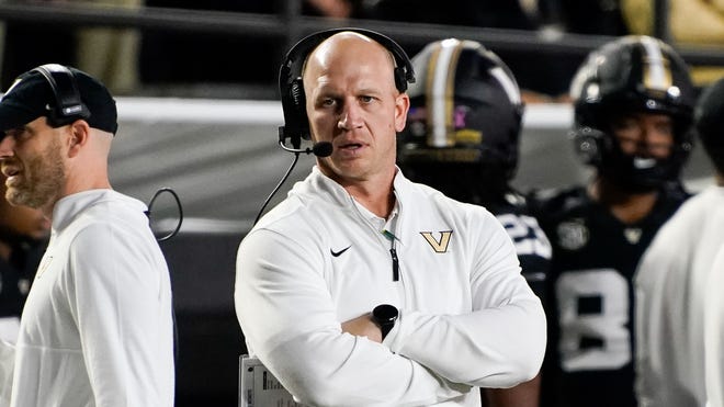 Vanderbilt Scores Surprise Commitment: Offensive Lineman Mitchell Smith’s Unexpected Decision Shakes Up Recruiting Scene