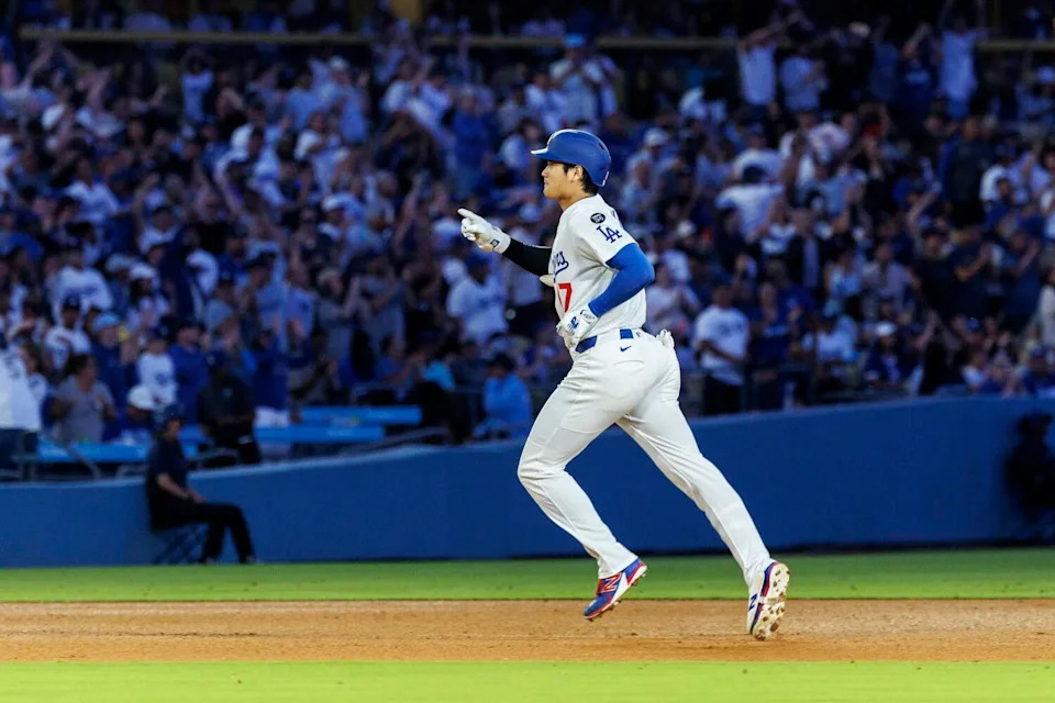 Yoshinobu Yamamoto’s Stunning Performance Propels Dodgers in Thrilling Showdown Against White Sox