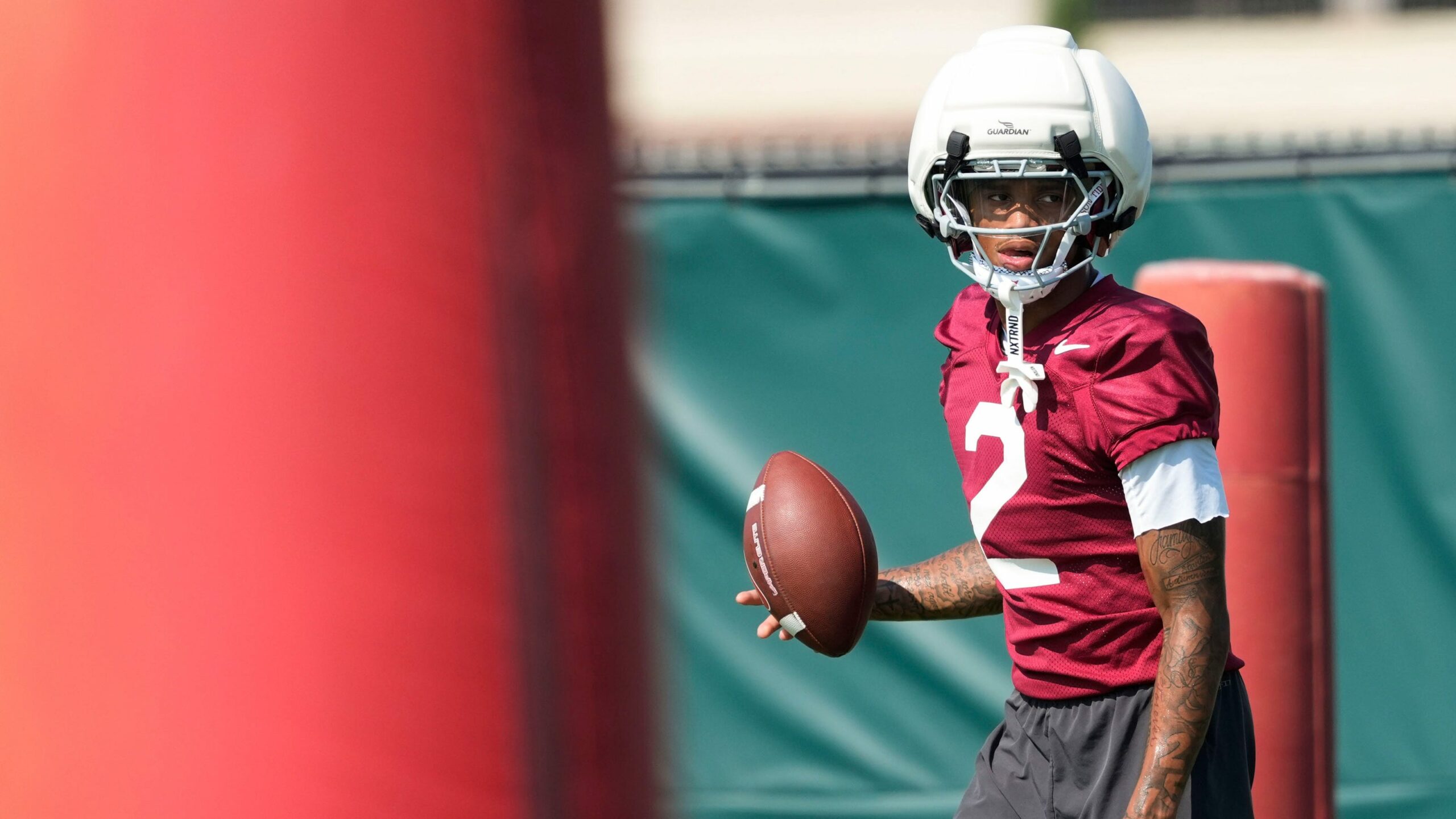 Alabama Receiver’s Surprise Inclusion on 2025 Preseason Watch List Sparks National Buzz
