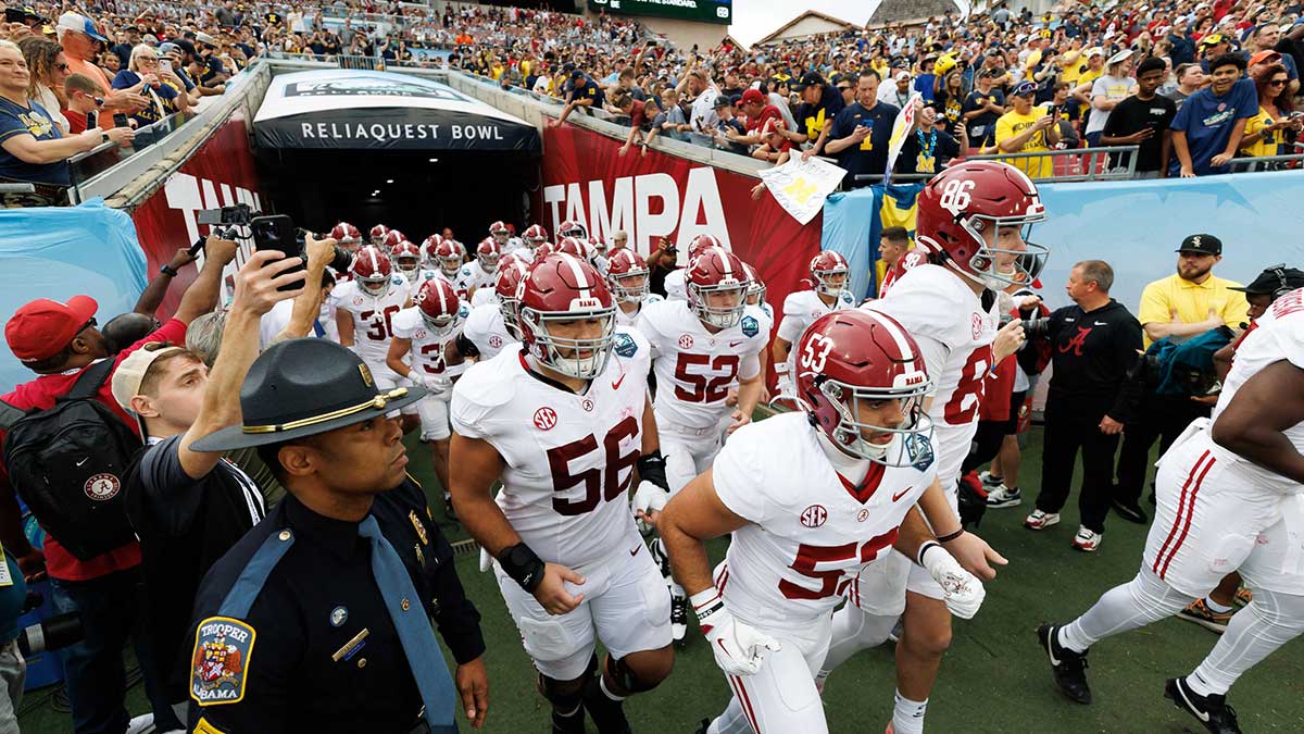 Alabama TE's Mysterious Departure Rocks Team Before High-Stakes FSU Showdown