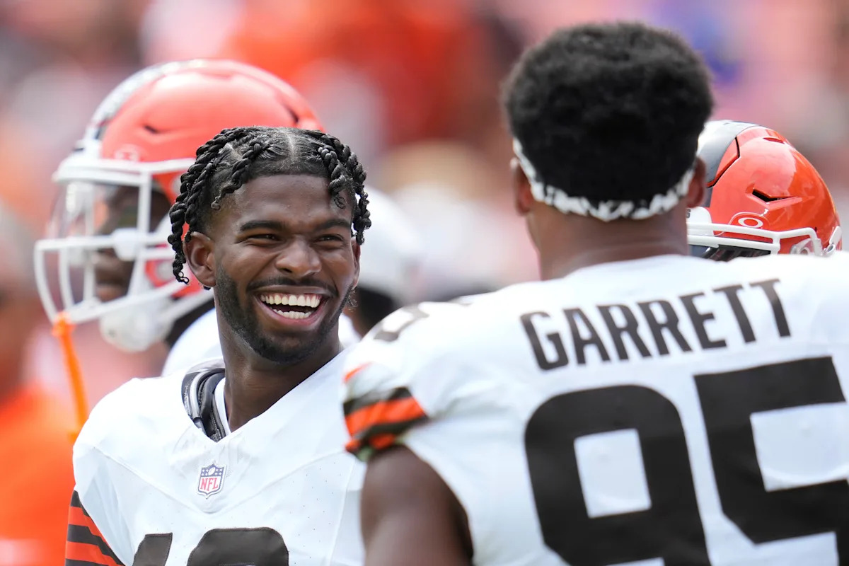 Browns' Rookie QB Showdown: Shedeur Sanders Enters Second Half After Dillon Gabriel's Surprise Star Turn