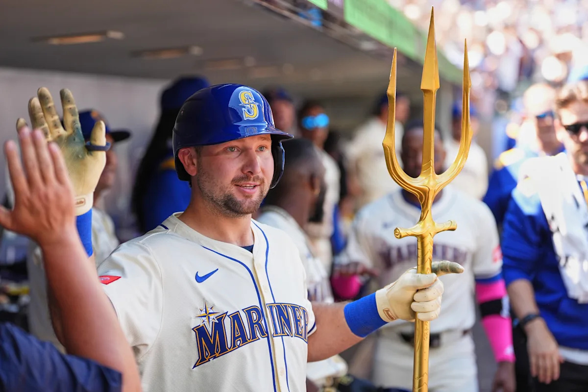 Cal Raleigh Shatters Records with Unbelievable 50th Home Run—What Happens Next Will Astonish Fans!