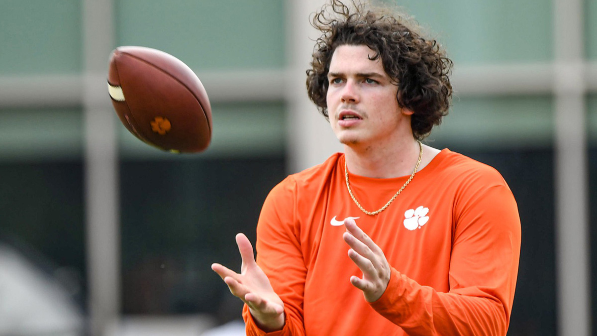 Clemson’s Ian Schieffelin Unveils Shocking Consequences Ahead of LSU Showdown