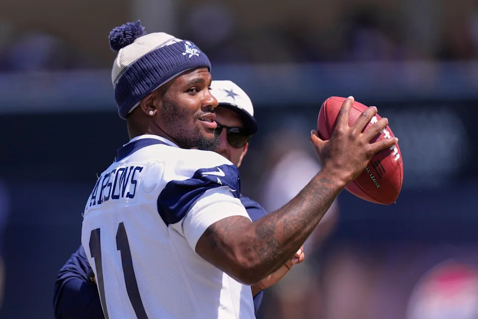 Dak Prescott’s Surprising Message to Micah Parsons Amid Jerry Jones’ Silence on Trade Request