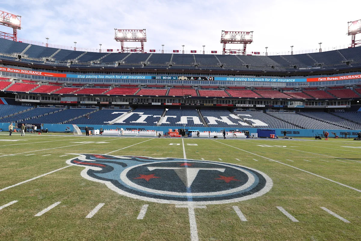 Green Sex Toys Spark Unbelievable Controversy at Vikings-Titans Preseason Showdown—What Really Happened?