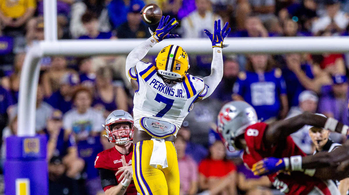 Harold Perkins Sounds Alarm: LSU Faces Deadly ‘Dogfight’ Showdown with Clemson—Can They Survive?
