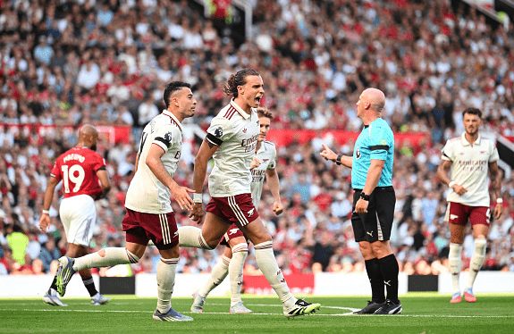 How Did Arsenal Silence Old Trafford? Unpacking the Stunning Manchester United Knockout on Opening Day!