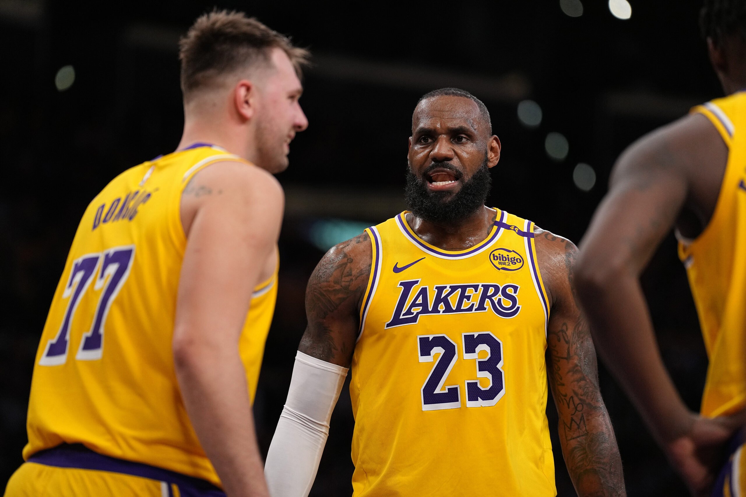 LeBron James’ Surprising Move to Connect with Lakers’ Newly-Extended Star Raises Eyebrows