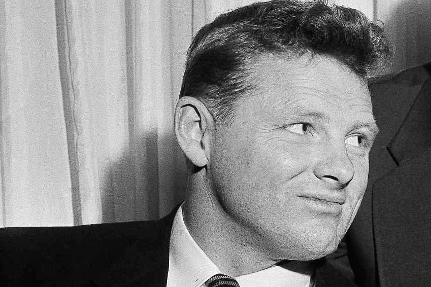 Legendary Packers Star and NFLPA Pioneer Billy Howton Passes Away at 95: Untold Stories Revealed