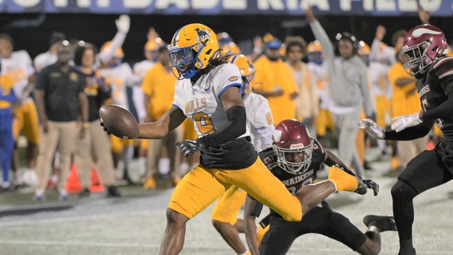 Miami Northwestern Shatters Expectations with Stunning 40-3 Victory Amidst Turmoil
