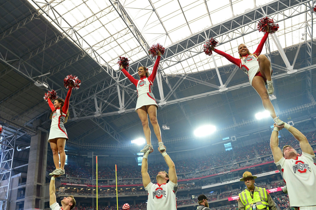 Ohio State Cheerleader Sparks Viral Frenzy – What’s Behind the Unexpected Hype Before Season Kickoff?