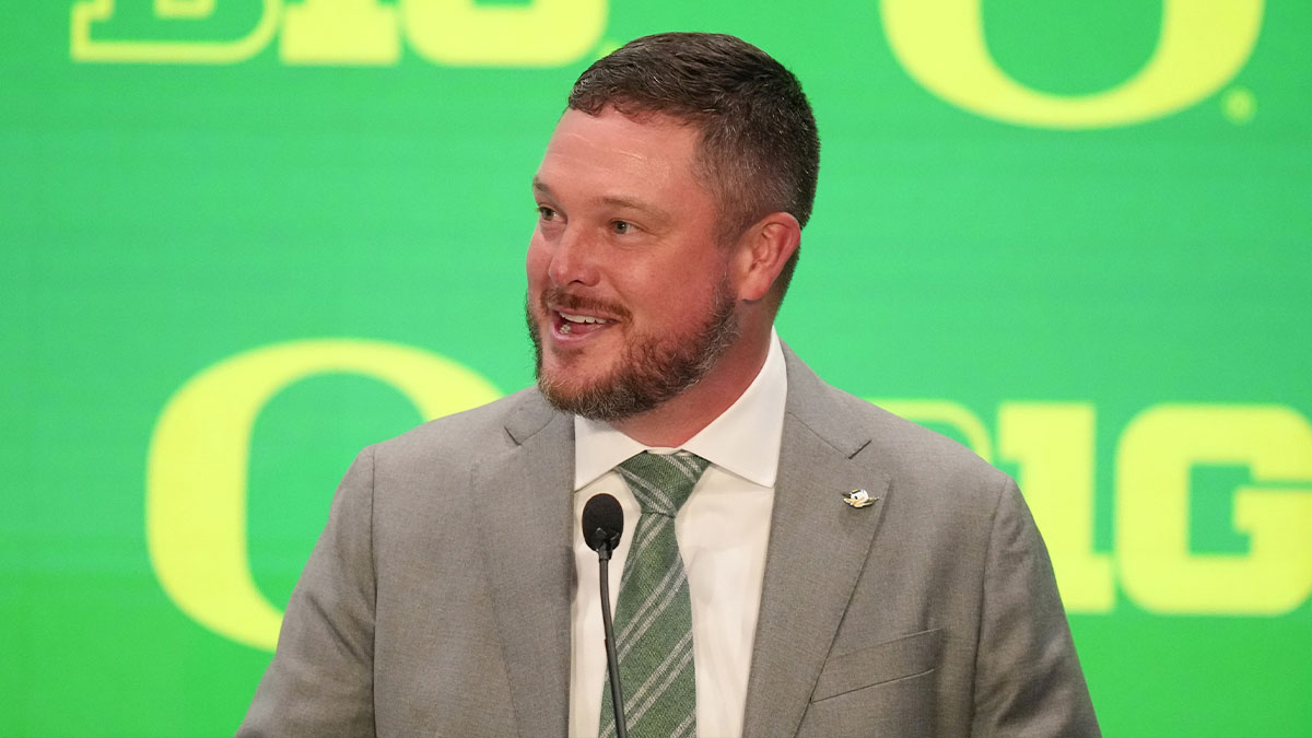 Oregon’s Dan Lanning Pulls Off Stunning Upset to Land Nation’s No. 1 CB, Leaving Michigan and Texas in Shock