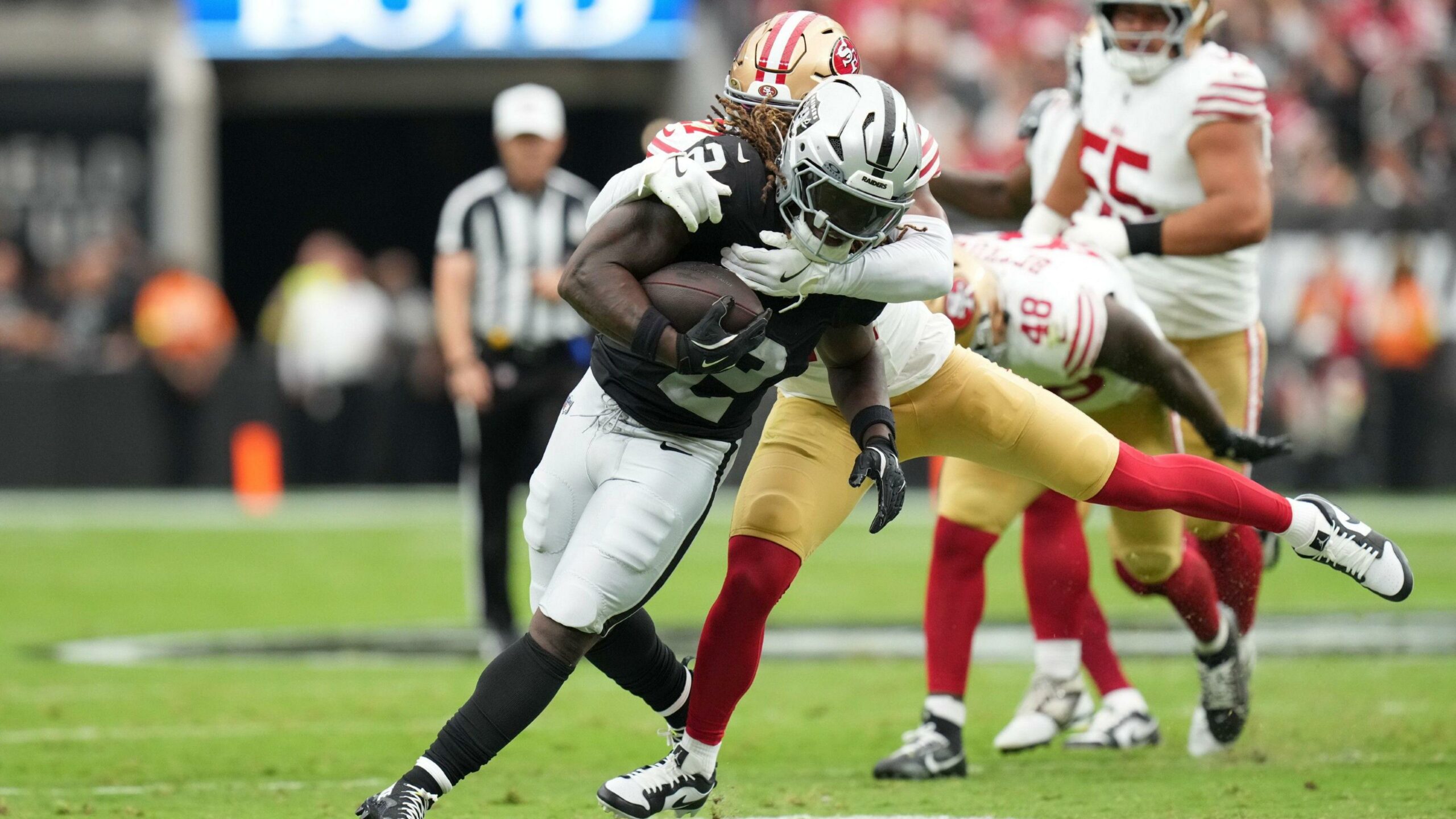 Raiders Rookie Shocks Fans with Unbelievable Performance in Week Two Warm-Ups—Is a Superstar Born?