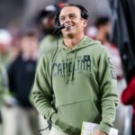 Shane Beamer’s Untold Oklahoma Stories: The Moments That Shaped a Coach’s Journey to South Carolina
